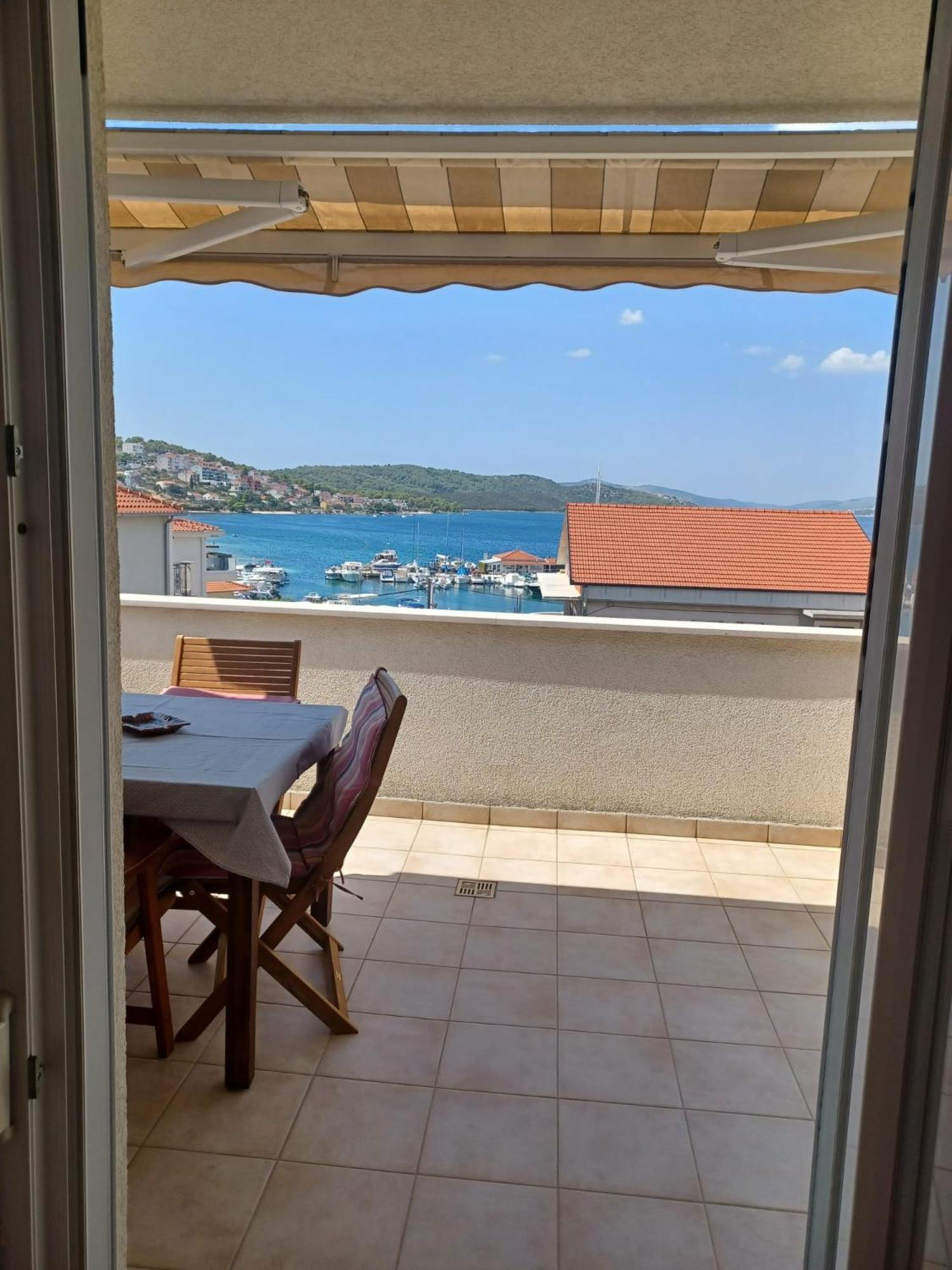 T&T Sea View Apartments Trogir Exterior foto